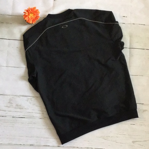 Oakley Men’s Windbreaker - Picture 2 of 3